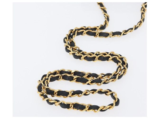 CHANEL Bolsa de Ombro Matelassé em Couro de Cordeiro Preto Ouro CC Auth 172545SAV Dourado - vista 7
