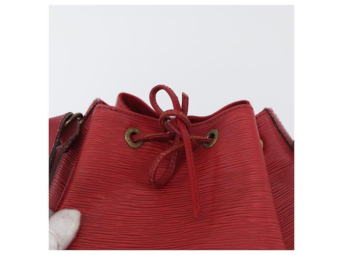 Noe LOUIS VUITTON Borsa a Spalla Petit Noé Epi Rossa M44107 LV Auth BA10912 Rosso - vista 10