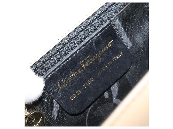Borsa a Spalla Gancini in Pelle Beige Oro Auth 171532 di Salvatore Ferragamo - vista 12