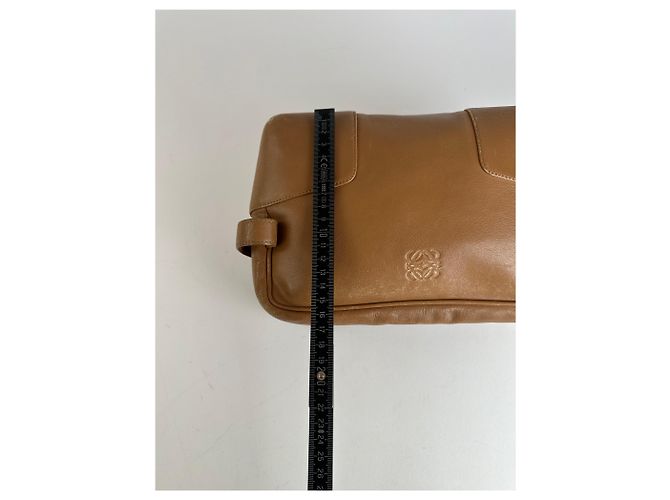 Clutch in pelle vintage Loewe Madrid logo marrone Cammello - vista 13