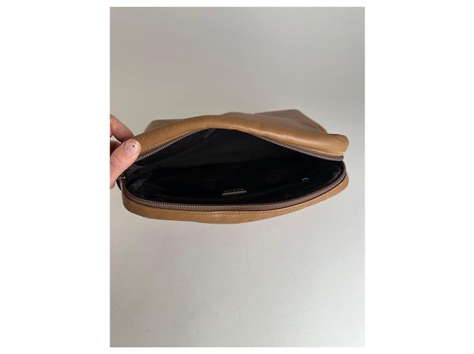 Clutch in pelle vintage Loewe Madrid logo marrone Cammello - vista 3