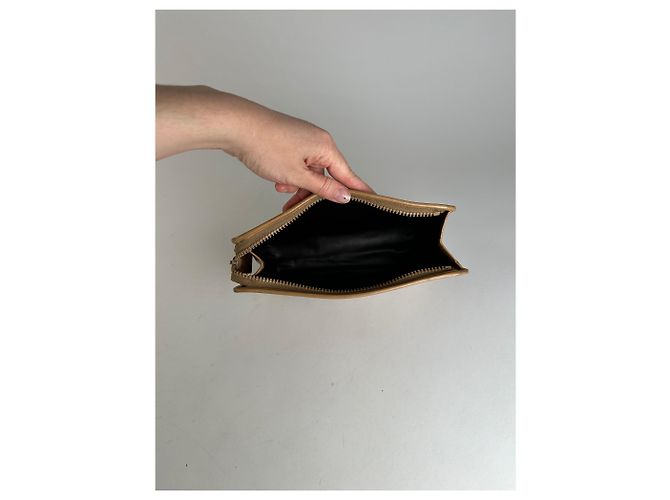 Céline Clutch in pelle beige e marrone con logo Triomphe Cariage di Celine Paris vintage - vista 3