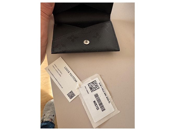 Louis Vuitton LV Slim Card Holder new Black - view 7