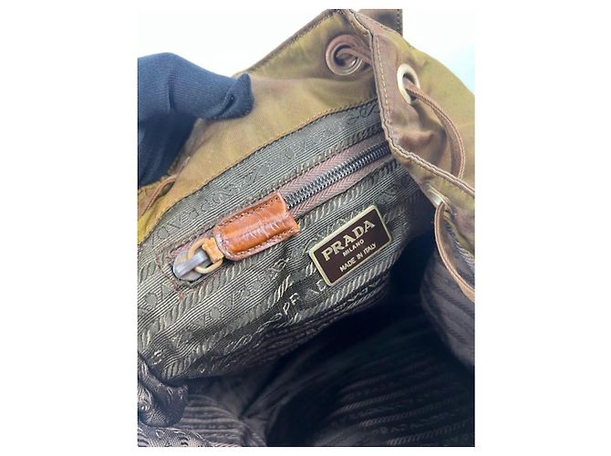Zaino Prada in nylon coccodrillo marrone - vista 5