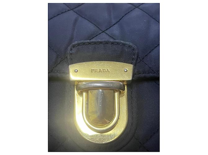 Prada gesteppte Nylon Schultertasche mit Kette Dunkelblau - Ansicht 2