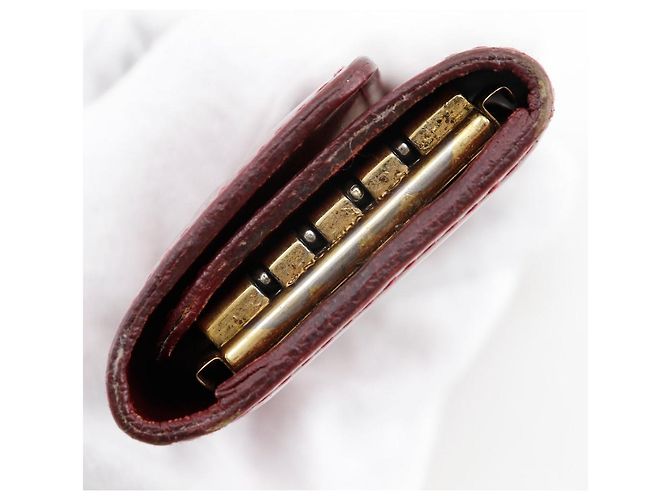 Louis Vuitton Multicles 4 Monogram Vernis Key Case Red - view 14