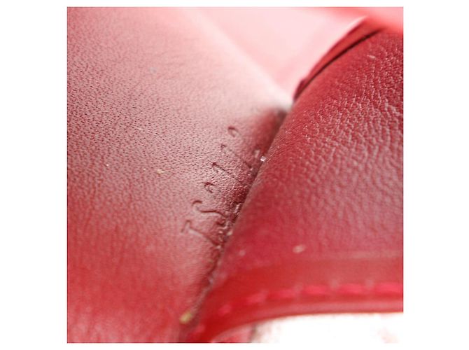 Louis Vuitton Multicles 4 Monogram Vernis Key Case Red - view 16