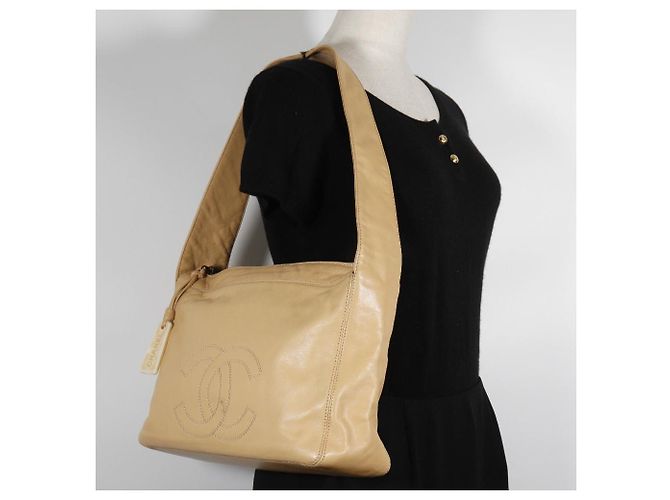 Timeless Borsa a Spalla in Pelle di Agnello Coco Mark di Chanel Beige - vista 20