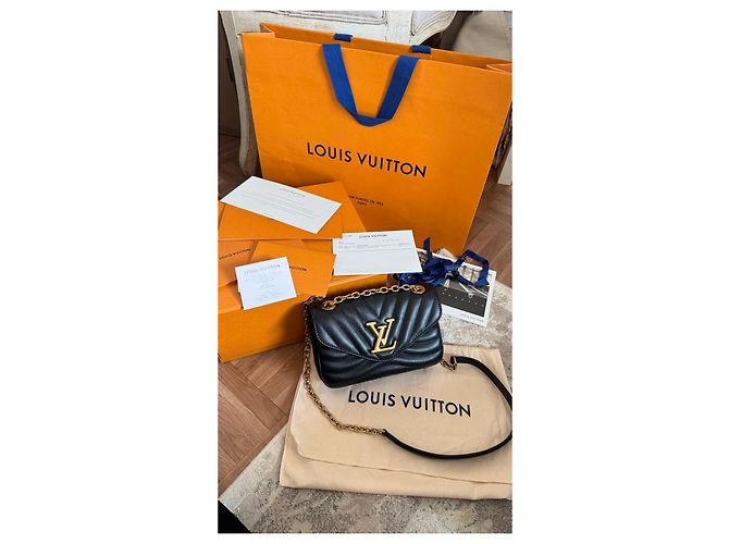 Borsa Louis Vuitton Naw Wave Nera in Pelle Trapuntata Nero - vista 2