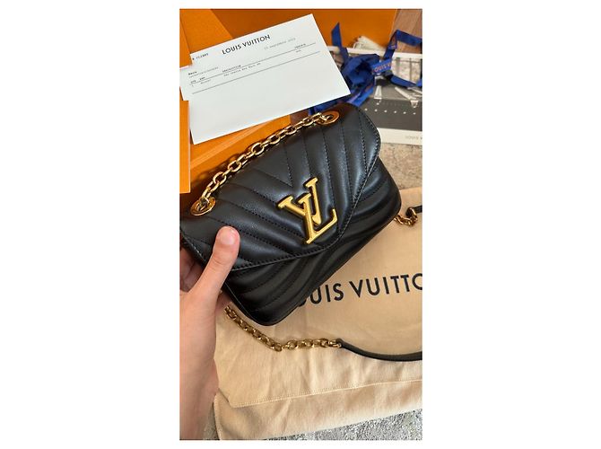 Borsa Louis Vuitton Naw Wave Nera in Pelle Trapuntata Nero - vista 3