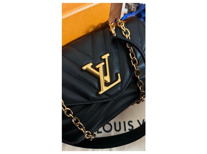 Borsa Louis Vuitton Naw Wave Nera in Pelle Trapuntata Nero - vista 9