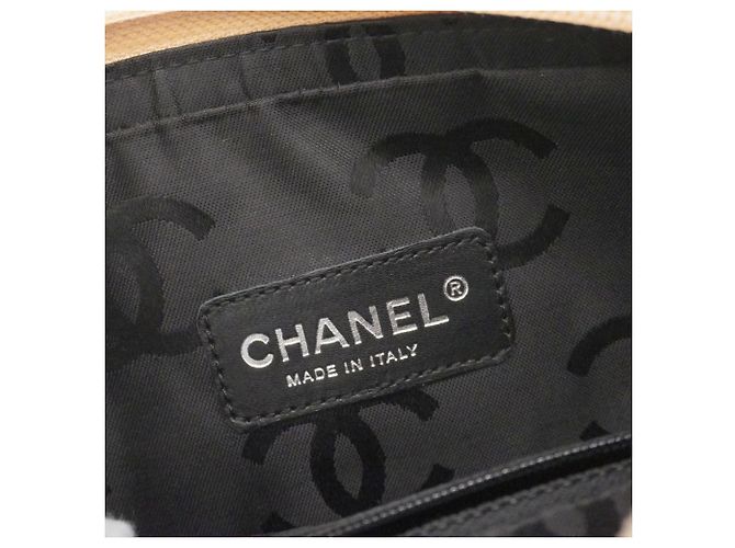 Borsa a Spalla in Pelle di Agnello Cambon di Chanel Nero Beige - vista 5