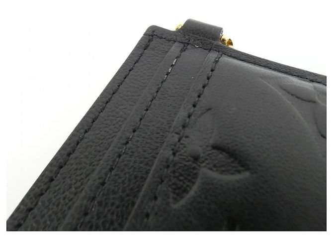 Porta Cartões Coussin Louis Vuitton Preto - vista 3