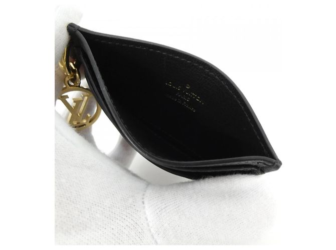 Porta Cartões Coussin Louis Vuitton Preto - vista 4