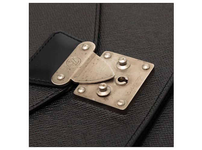 Borsa Monceau in Taiga di Louis Vuitton Nero Grigio - vista 4