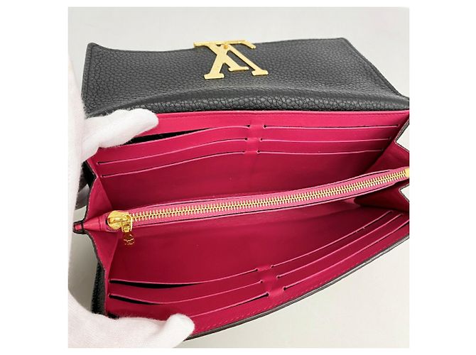 Portafoglio Lungo Capucines di Louis Vuitton Nero - vista 3