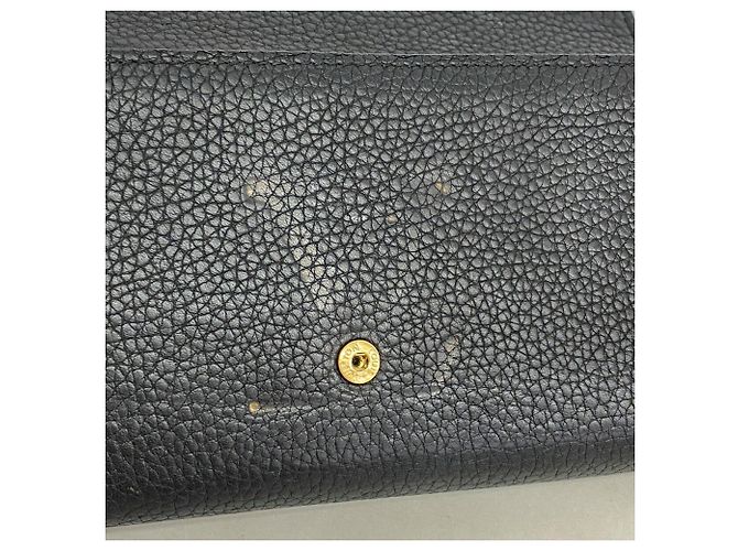 Portafoglio Lungo Capucines di Louis Vuitton Nero - vista 9