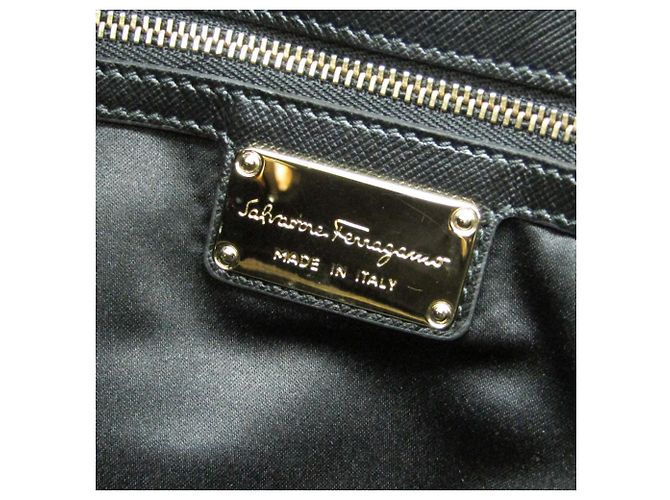 Borsa a Spalla Vara Chain di Salvatore Ferragamo Nero - vista 10