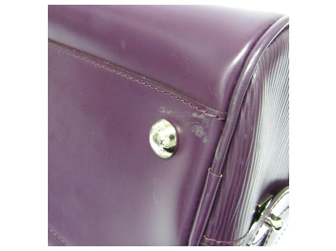 Borsa Louis Vuitton Epi Boring Montaigne PM in Cassis Viola scuro - vista 4