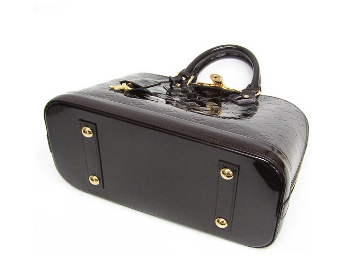 Borsa ALMA PM in Monogram Vernis di Louis Vuitton Bordò - vista 5