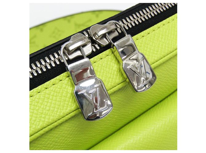 Borsa Messenger Outdoor Taigarama di Louis Vuitton Giallo - vista 14