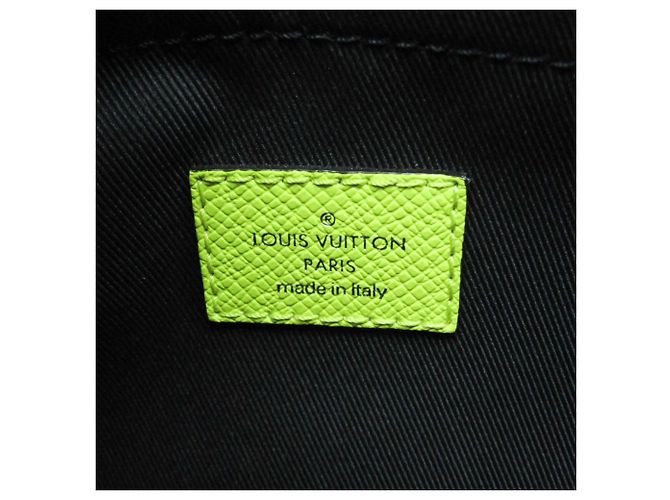 Borsa Messenger Outdoor Taigarama di Louis Vuitton Giallo - vista 16
