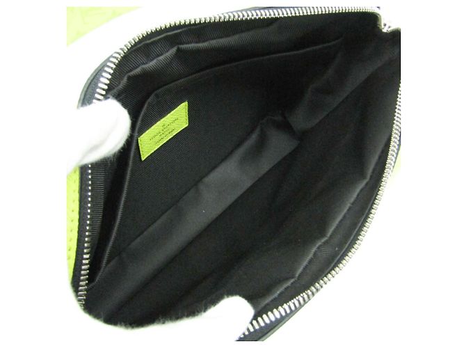Borsa Messenger Outdoor Taigarama di Louis Vuitton Giallo - vista 4