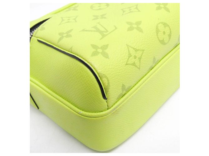 Borsa Messenger Outdoor Taigarama di Louis Vuitton Giallo - vista 6