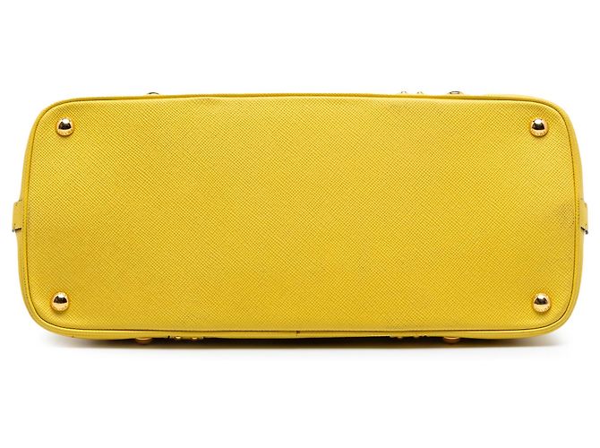 Borsa Promenade in pelle Saffiano gialla con borchie di Prada Giallo - vista 3