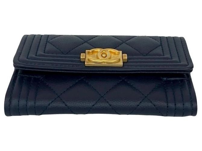 Tarjetero de piel de caviar Chanel Boy Azul marino - vista 6