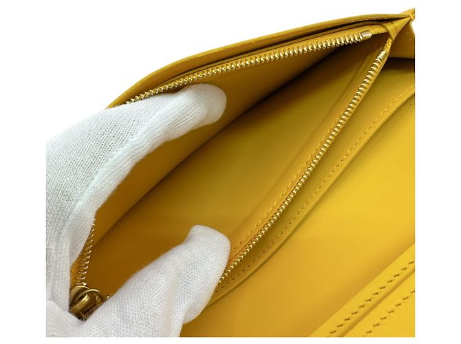Cartera Larga Brazza Epi de Louis Vuitton Amarillo - vista 8