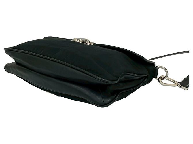 Sac à bandoulière en cuir et nylon Tessuto avec logo triangle Prada Noir - vue 8