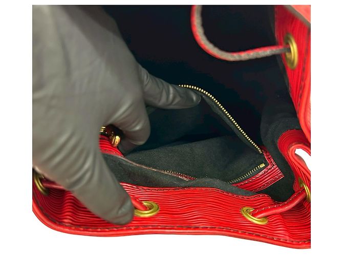 Noe Louis Vuitton Vintage Petit Noé Epi Leder Schultertasche Rot - Ansicht 10