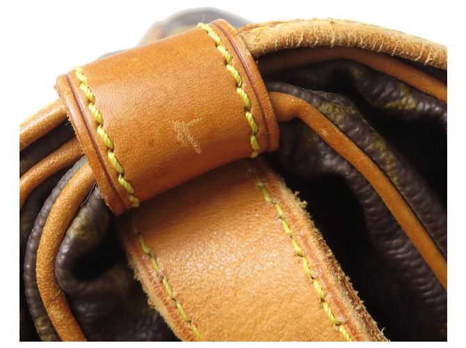 Borsa a Spalla Saumur GM Louis Vuitton - vista 21