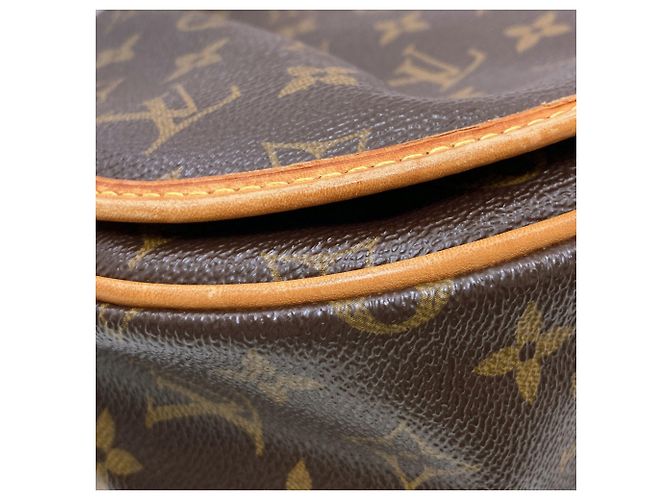 Bolso de Hombro Menilmontant PM Louis Vuitton Monograma - vista 18
