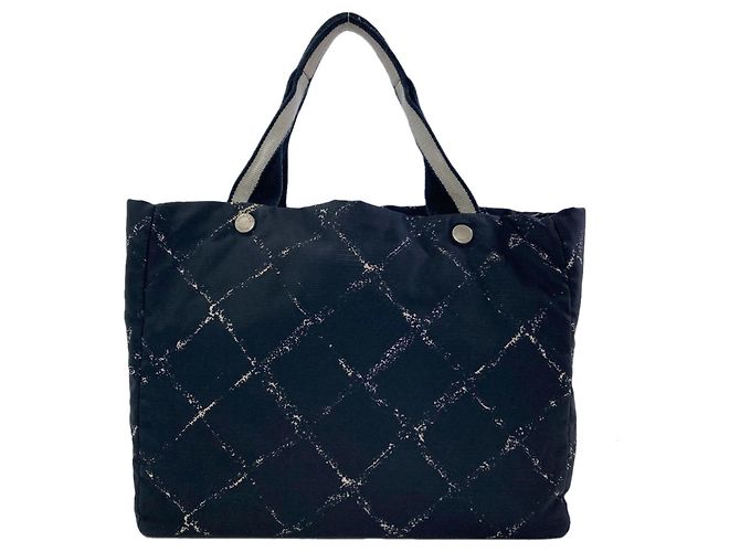 Borsa in nylon della linea Travel di Chanel Nero - vista 2