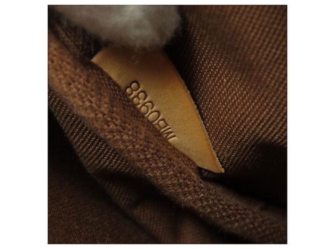 Borsa a Spalla Saumur MM M40710 di Louis Vuitton Marrone Monogramma - vista 8