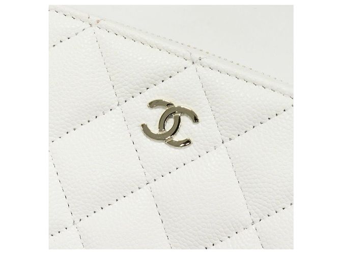 Portafoglio con zip classico Chanel in caviale Bianco - vista 4