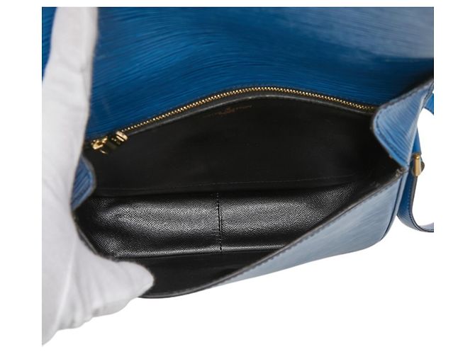 Borsa a tracolla Saint Cloud in Epi di Louis Vuitton Blu - vista 8