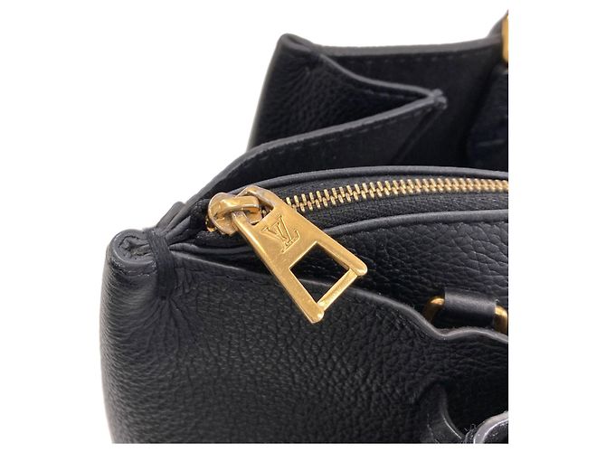 Borsa Lockmere M54569 di Louis Vuitton Nero - vista 16