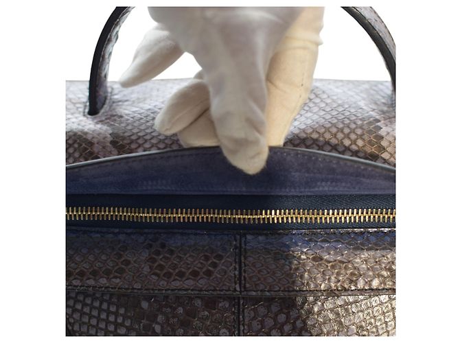 Bolso bandolera grande de piel de serpiente azul y negro TOD'S Wave con asa superior. - vista 9