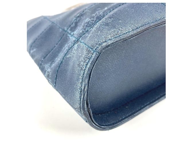 Blauer Nylon-Canvas-Tote mit CC Coco-Logo von Chanel - Ansicht 7