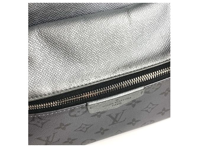 Zaino Discovery PM Taigarama Louis Vuitton Argento - vista 15
