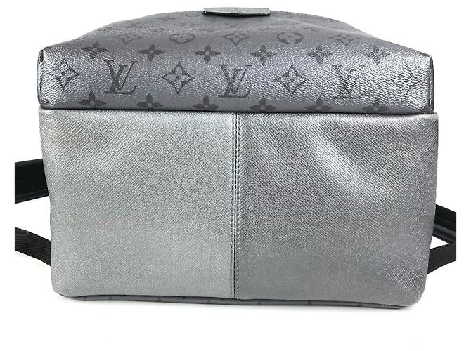 Zaino Discovery PM Taigarama Louis Vuitton Argento - vista 5