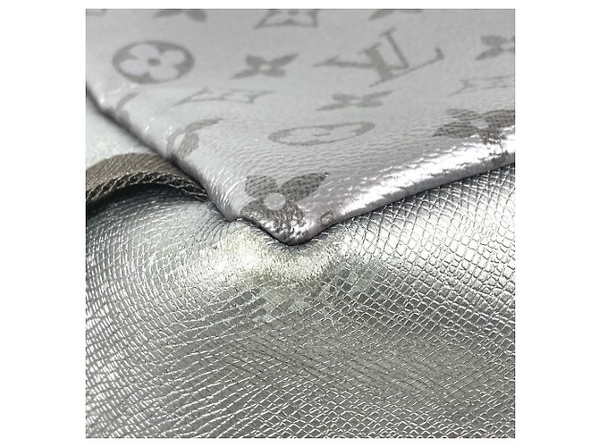 Zaino Discovery PM Taigarama Louis Vuitton Argento - vista 9