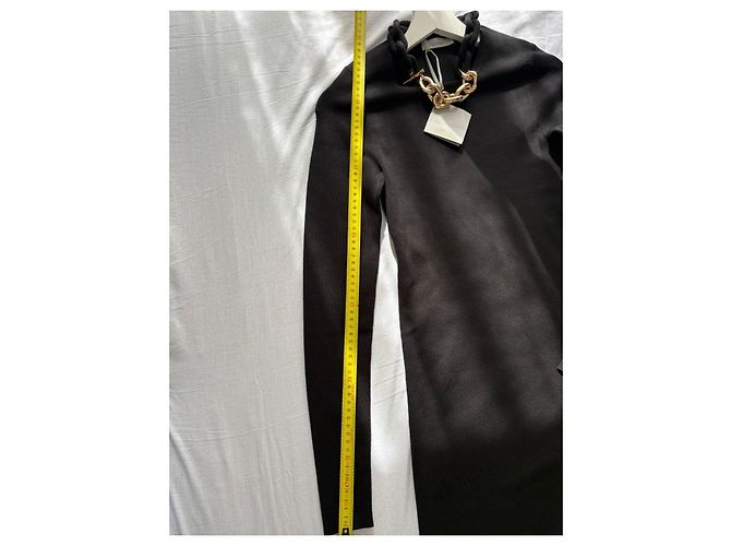 Paco Rabanne Vestido negro con collar de cadena dorada - vista 9