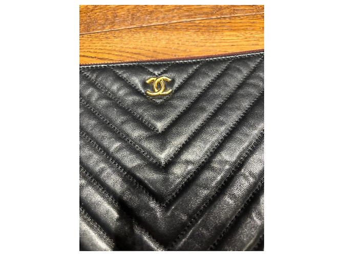 Pochette in pelle trapuntata nera a zigzag Chanel Nero - vista 11
