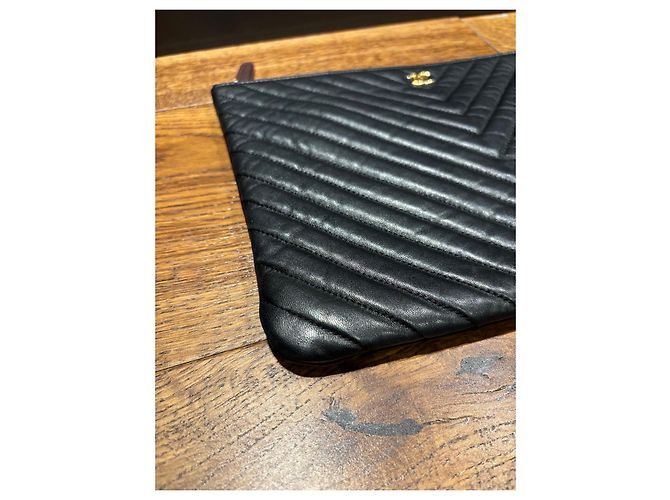 Pochette in pelle trapuntata nera a zigzag Chanel Nero - vista 6