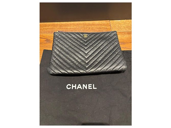 Pochette in pelle trapuntata nera a zigzag Chanel Nero - vista 7