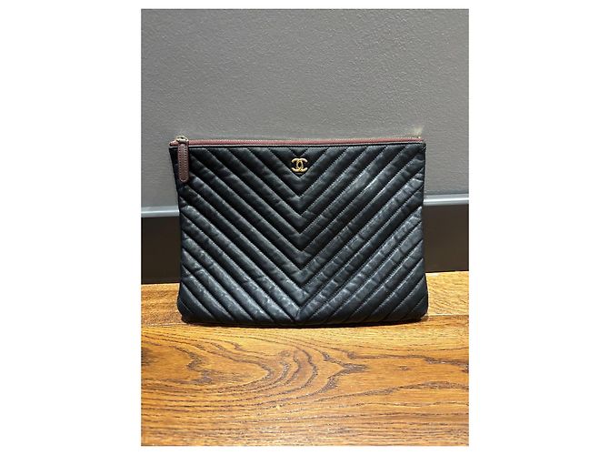 Pochette in pelle trapuntata nera a zigzag Chanel Nero - vista 9